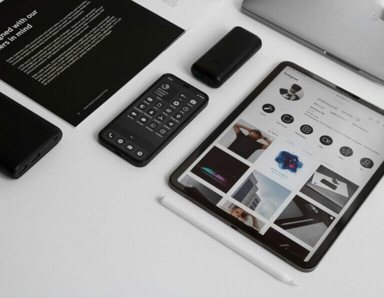 mobile devices (computer, ipad, phones) showing the importance of mobile web design